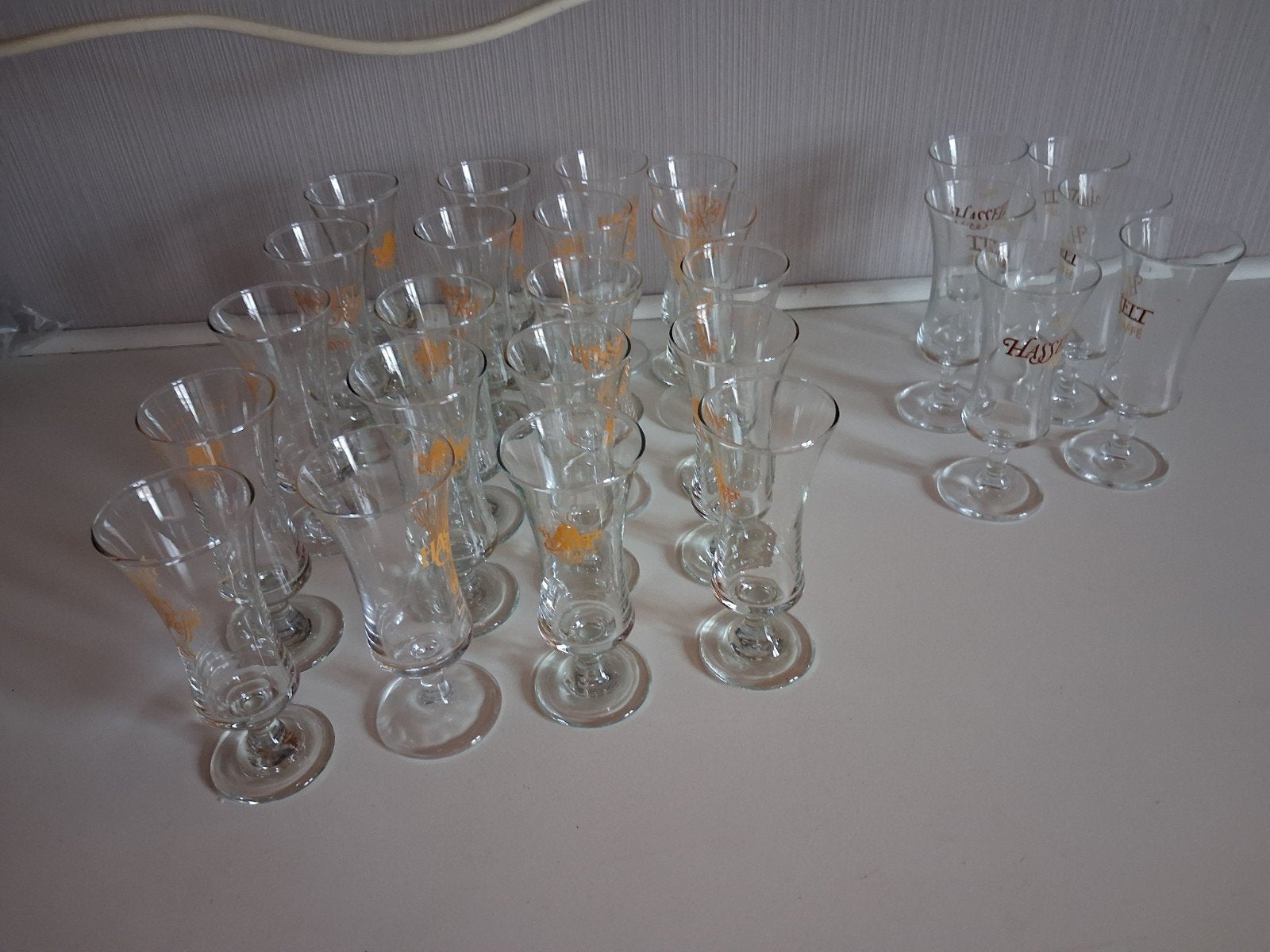 26 glazen Hasseltse koffie goede staat 3 euro per glas, Verzamelen, Ophalen