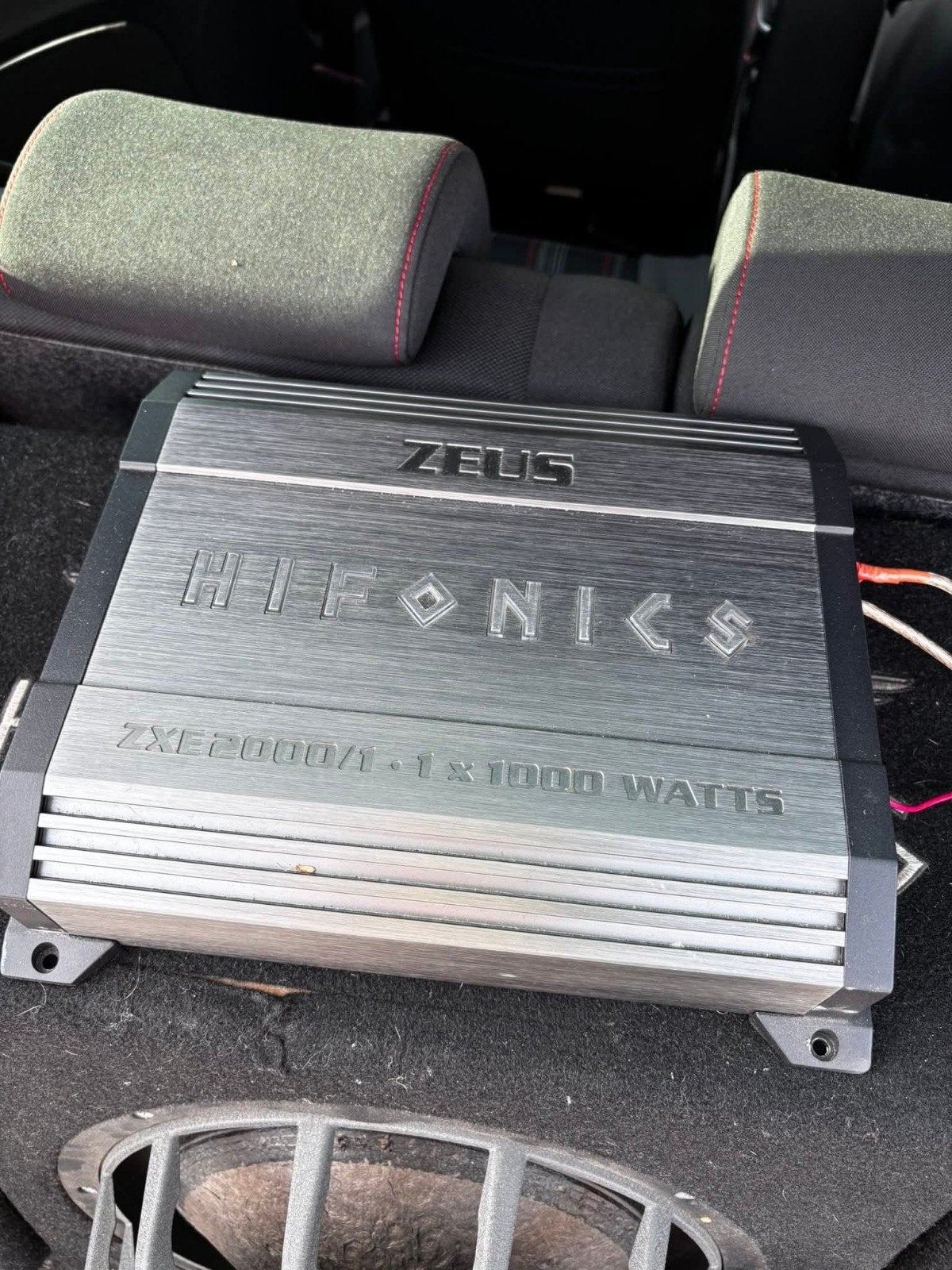 AMPLI hiconics Zeus 2000W / 1000W rms mono quasi neuf, Enlèvement