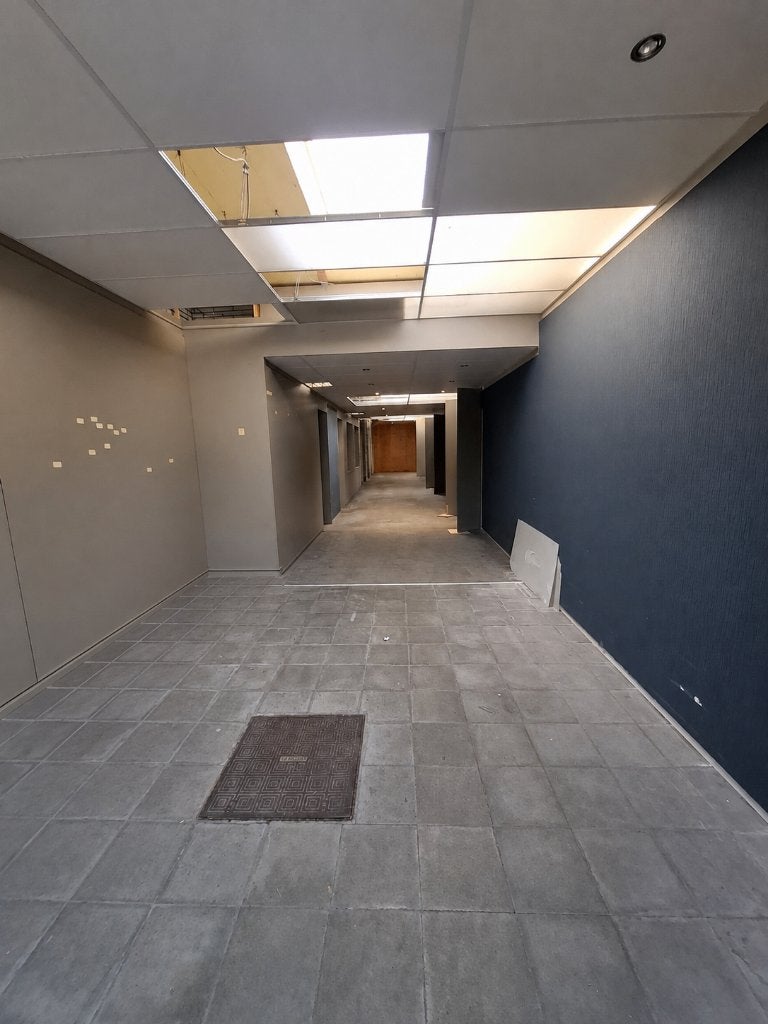 Opslagplaats te huur in centrum Mortsel (met bureauruimte), Enlèvement ou Envoi