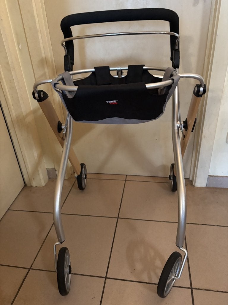 Rollator voor binnenshuis, Ophalen, Lichtgewicht, Zo goed als nieuw