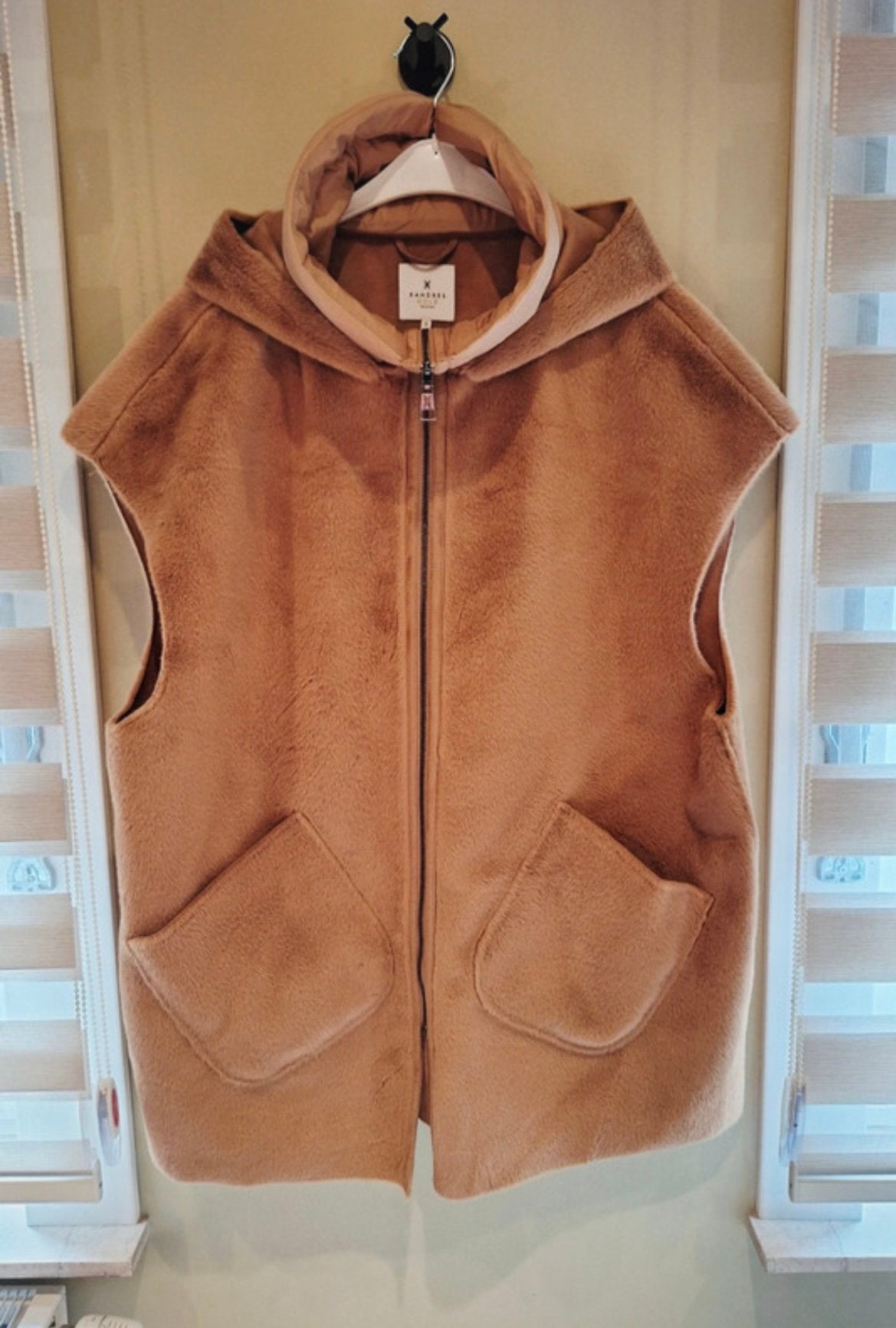 Gilet de couleur cognac Xandres, Enlèvement ou Envoi, Comme neuf, Taille 46/48 (XL) ou plus grande, Brun