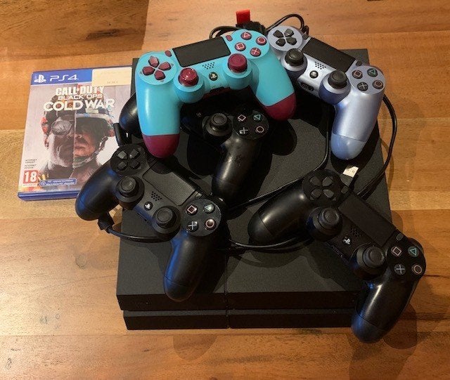 PS4 met 5 controllers en spel Call of Duty, Ophalen, Original, Met 3 controllers of meer, 500 GB