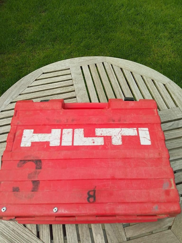 Decoupeerzaag hilti, Ophalen, Gebruikt, Decoupeerzaag, 600 tot 1200 watt