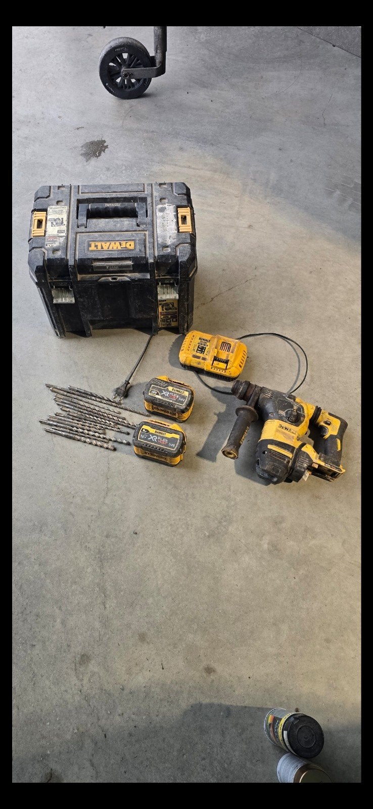 Foreuse 54 volt Dewalt DCH333X2, Ophalen