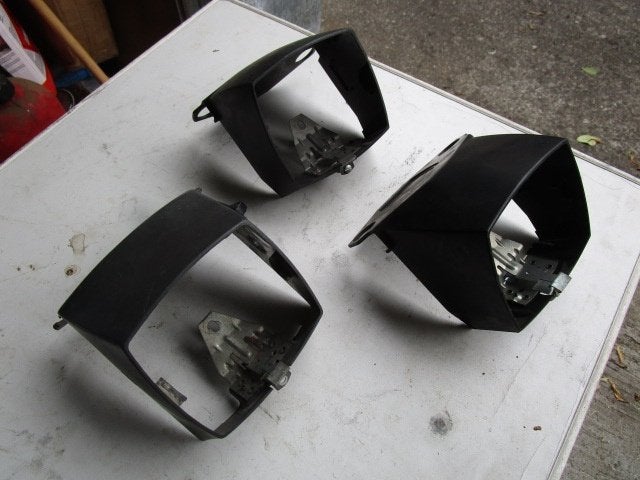 3x couvre-phares pour phare Peugeot 103 - 2 noirs -1 gris, Vélos & Vélomoteurs, Pièces de cyclomoteur | Général, Enlèvement ou Envoi