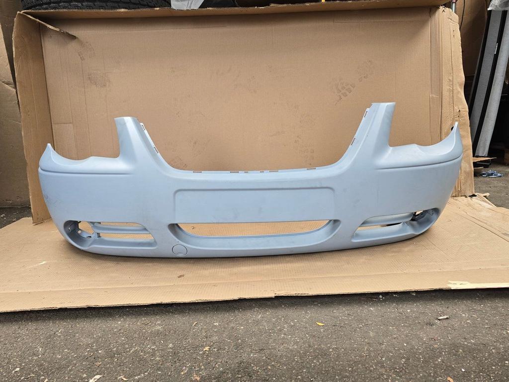 OEM Voorbumper Chrysler Voyager MK4 04857886 - Nieuw, Autos : Pièces & Accessoires, Carrosserie & Tôlerie, Pare-chocs, Avant, Neuf