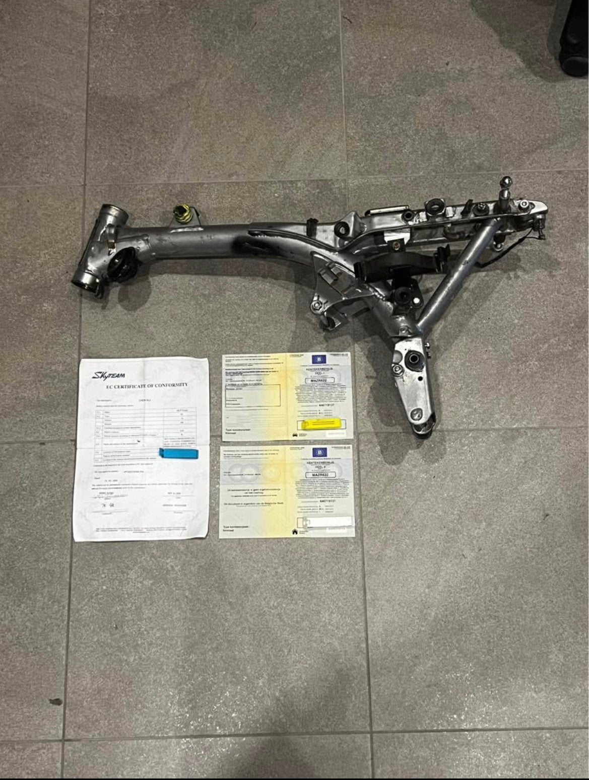 Monkey moto 125cc frame GEZOCHT !, Fietsen en Brommers, Ophalen