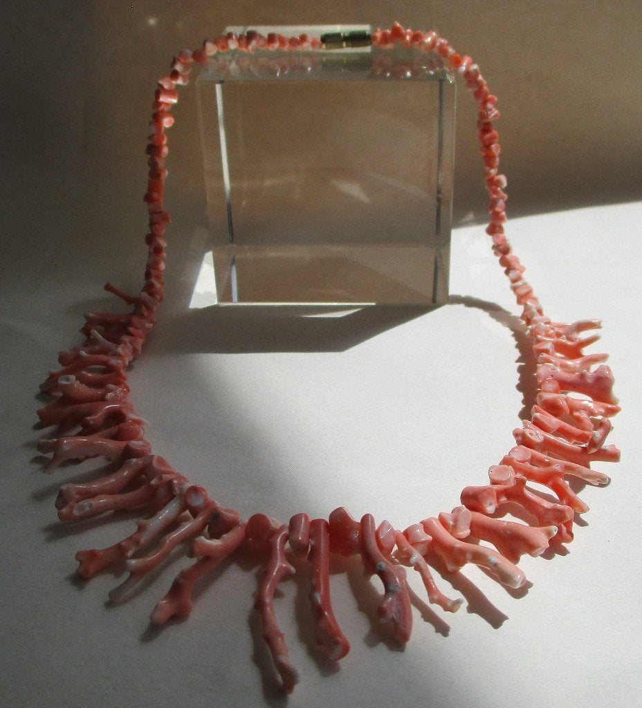 K3-1 Koraal Ketting-Takjes-Licht Rose 41½ cm., Envoi, Autres matériaux, Collier