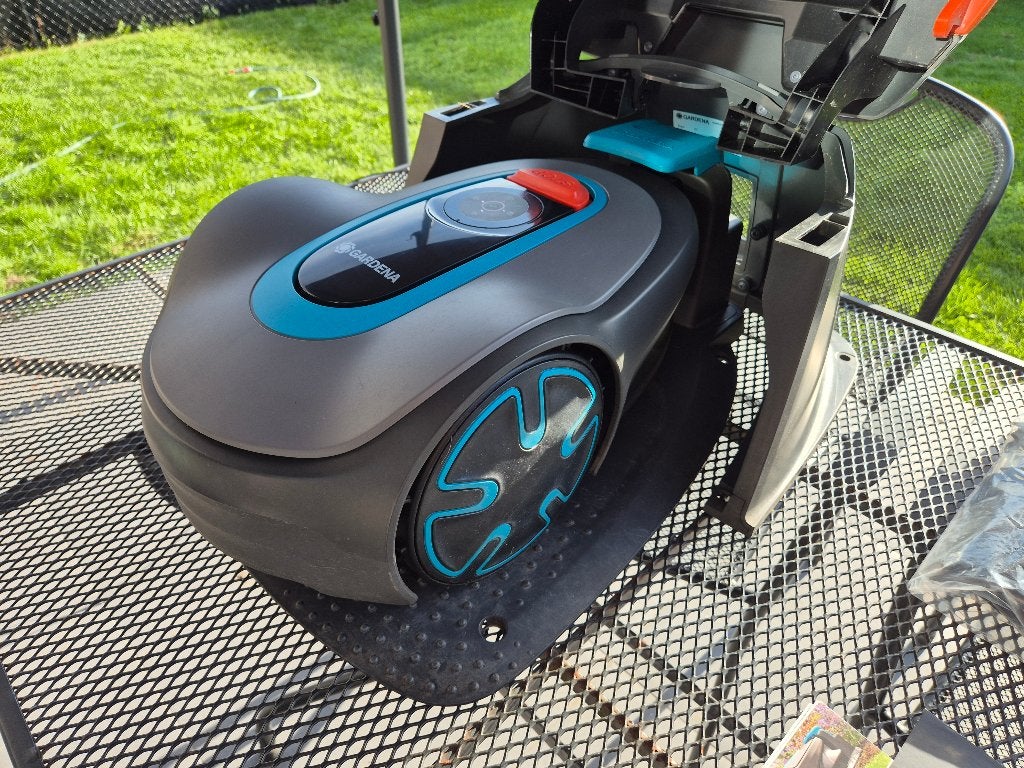 Gardena Sileno Minimo 400 robotmaaier + Garage + Opbergtas, Tuin en Terras, Ophalen, Gebruikt, Gardena Sileno Minimo, Minder dan 20 cm