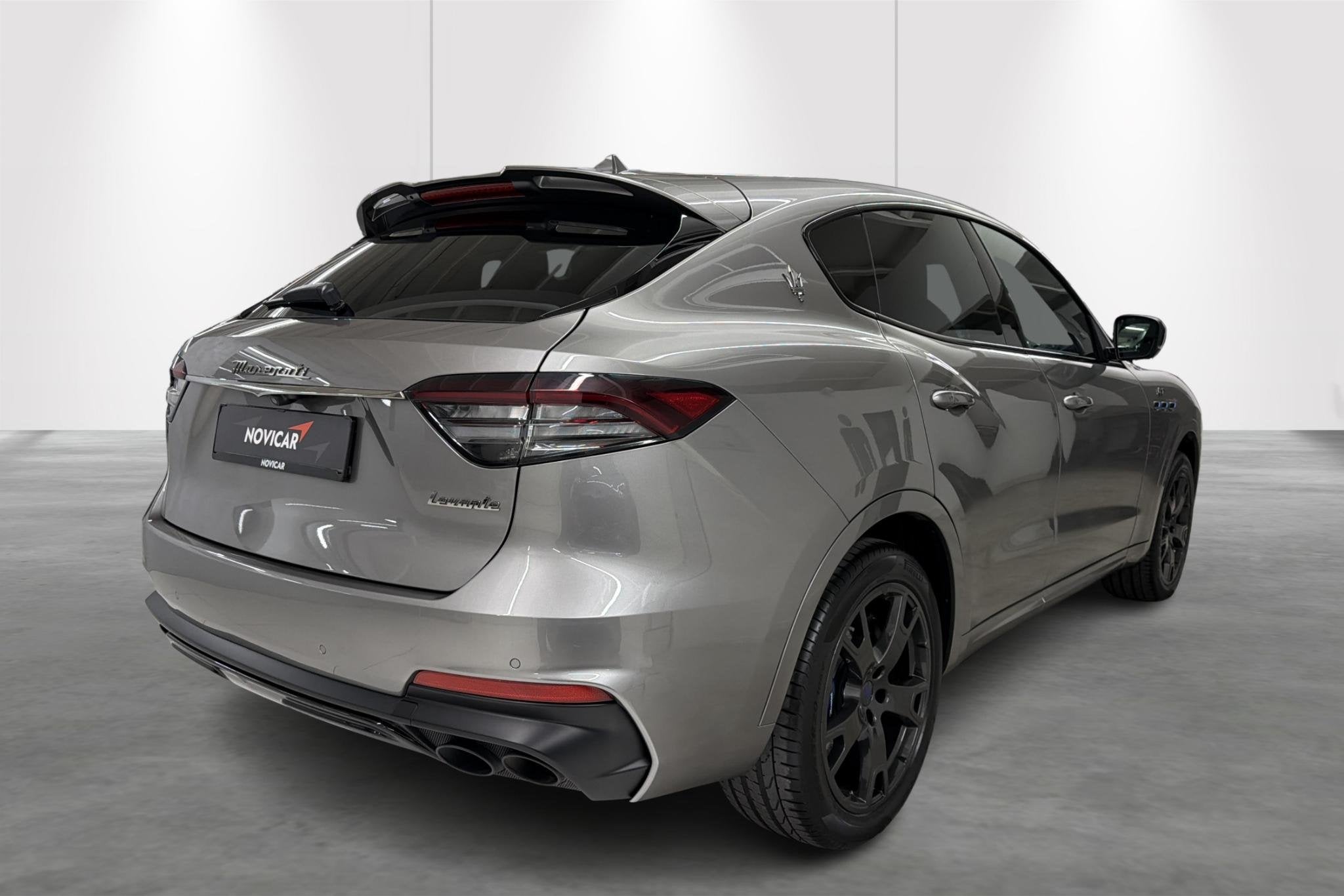 Maserati Levante 2.0 MHEV GT Automaat 4x4 (automatique), 2700 kg, Argent ou Gris, Anti démarrage, 5 portes