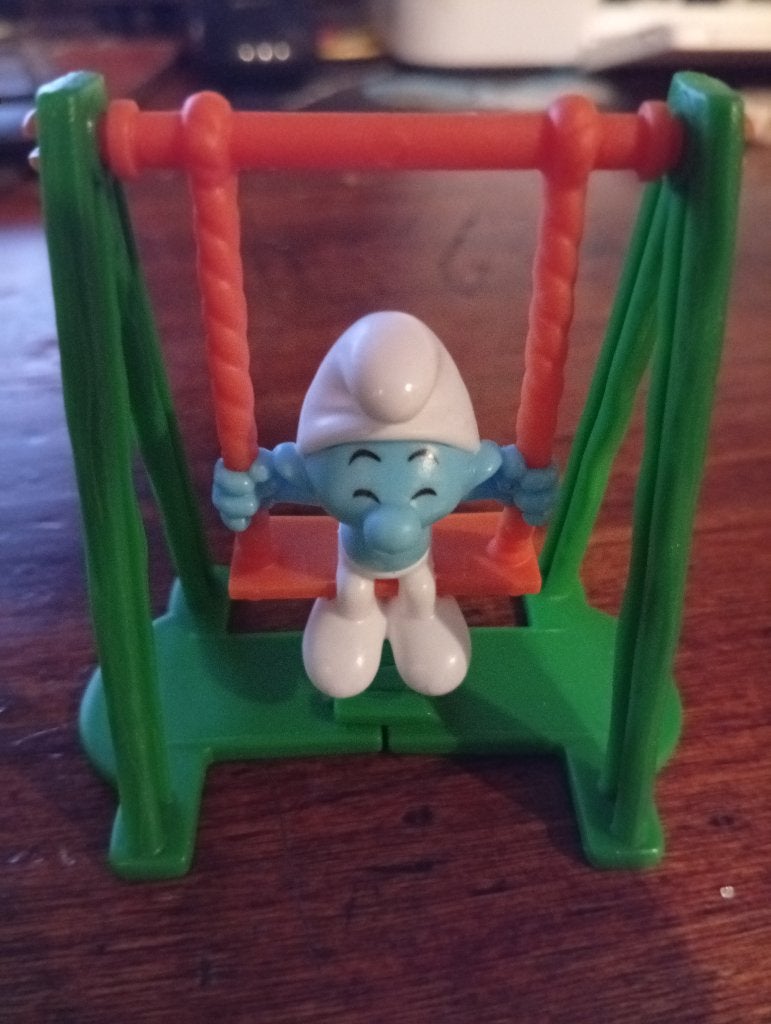 Schtroumpf en balançoire (Kinder surprise 2018)., Collections, Enlèvement ou Envoi, Neuf, Autres Schtroumpfs, Poupée, Figurine ou Peluche