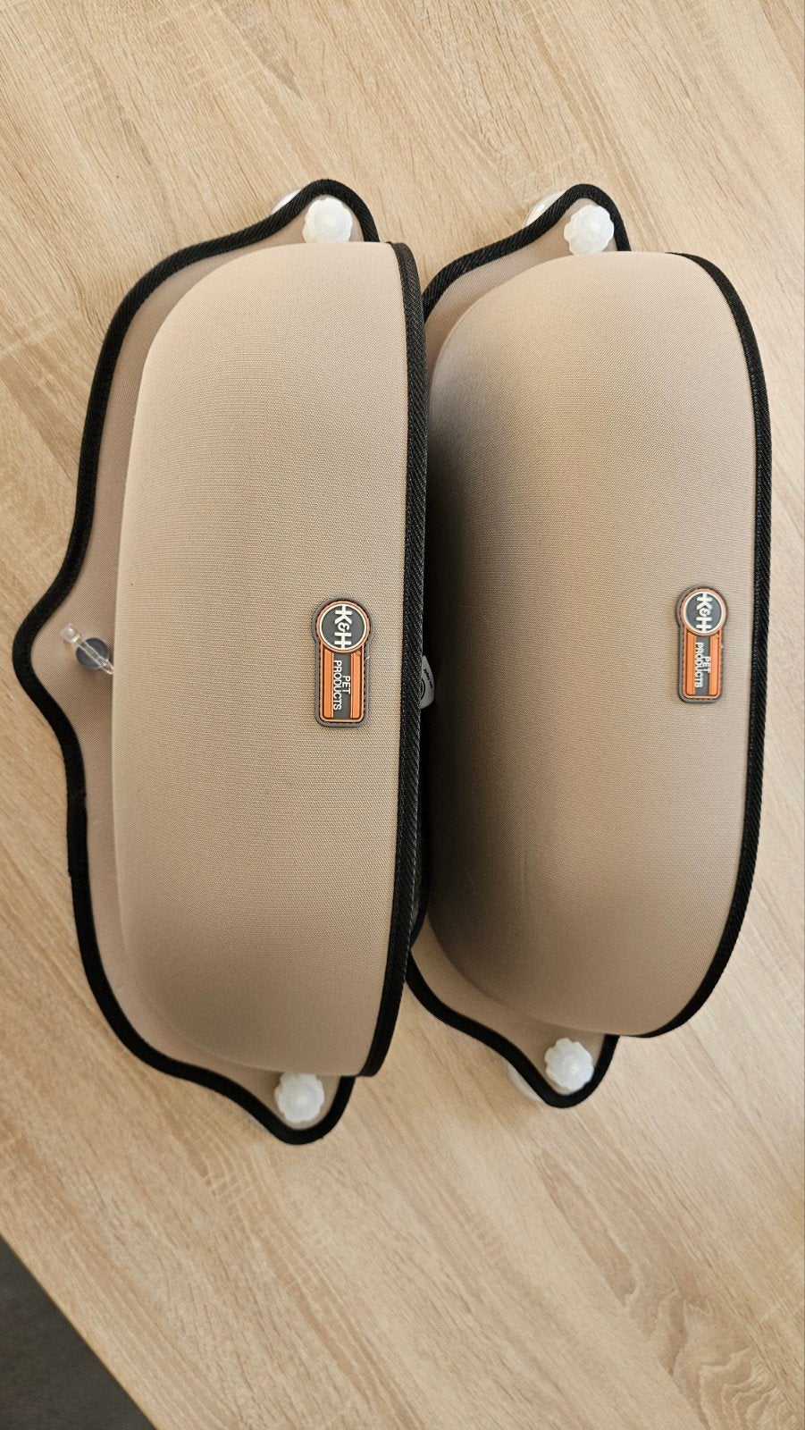 2 K&H kattenbedjes voor aan raam, Animaux & Accessoires, Paniers pour chats, Enlèvement ou Envoi, Comme neuf