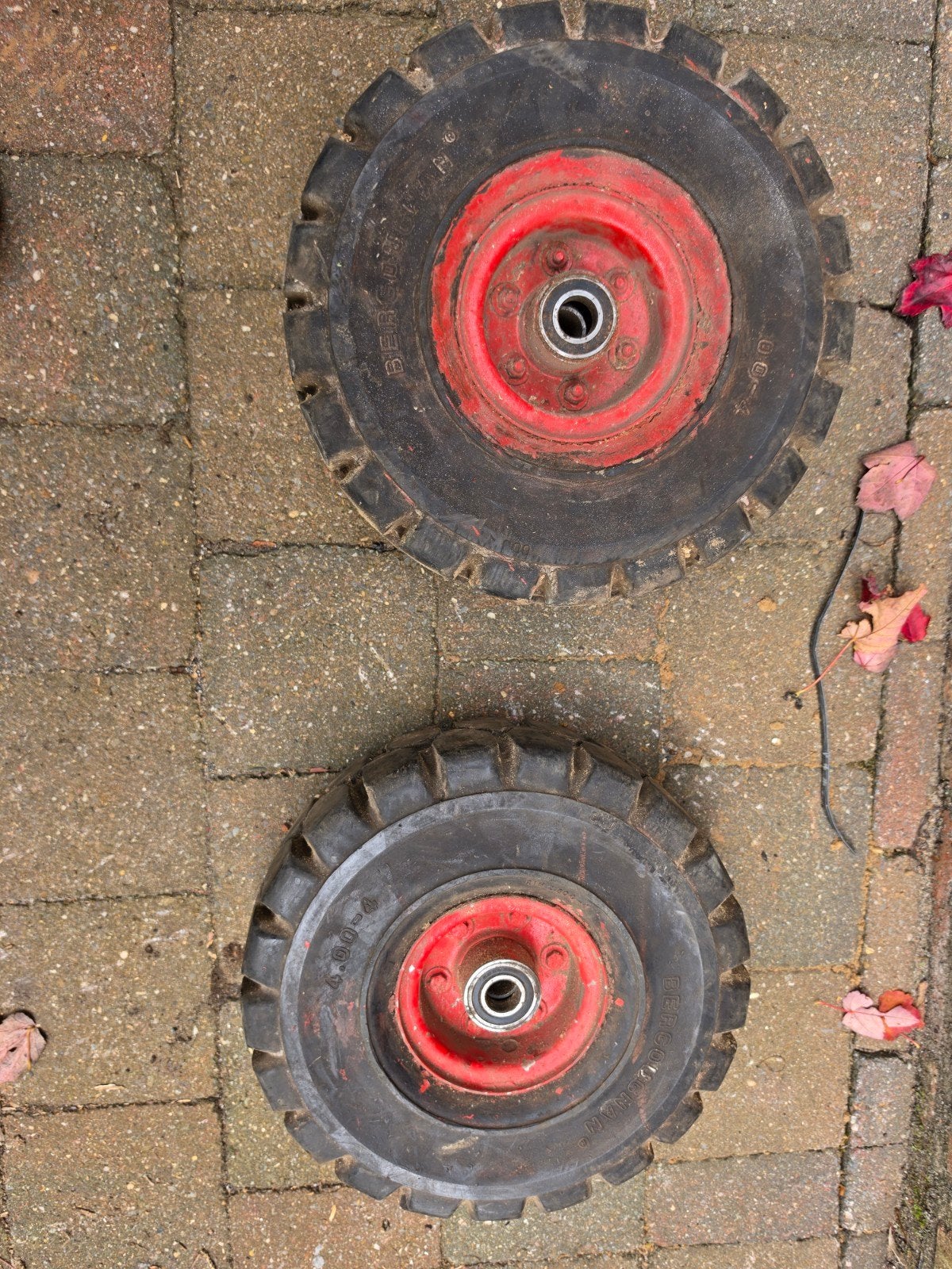 2 kleine heftruck wielen, Ophalen of Verzenden, Heftruck