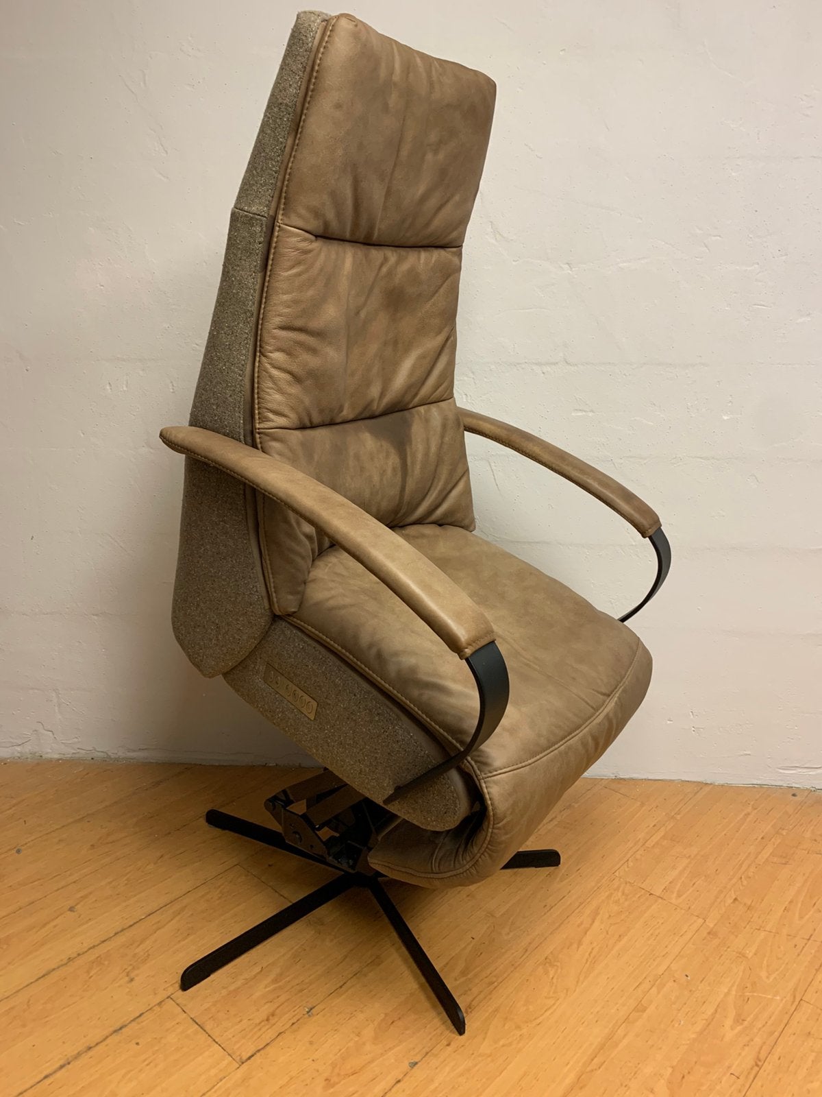 Sta op stoel, Relax fauteuil van het A merk Prominent ACCU, Ophalen, Zo goed als nieuw, Leer