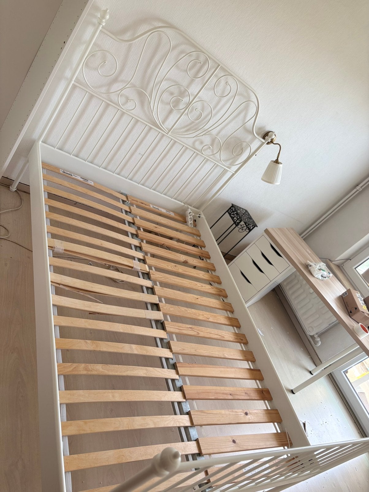Mooie witte sierlijke tweepersoonsbed van de ikea, Ophalen, Zo goed als nieuw