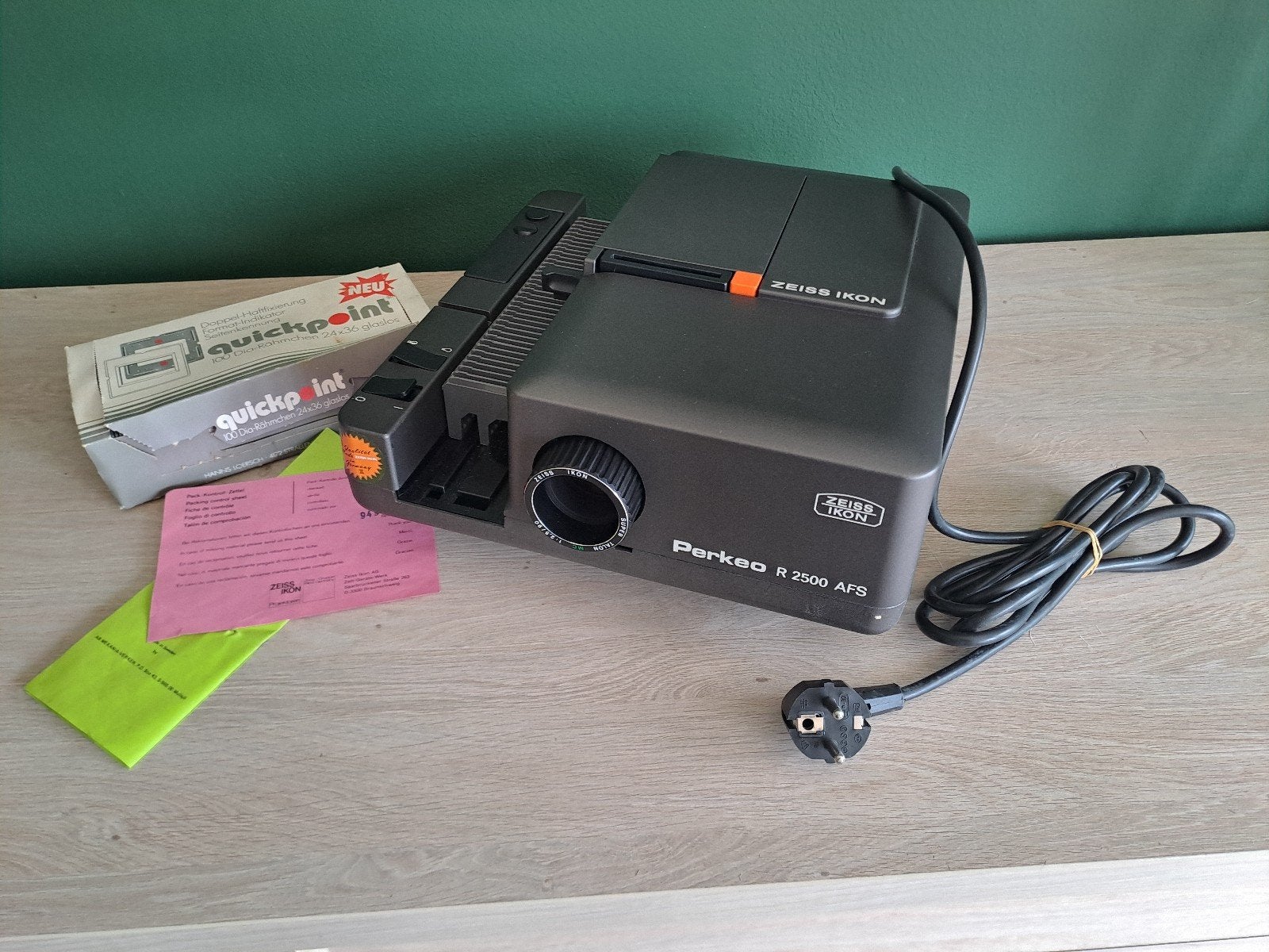 Zeis Ikon Perkeo R 2500 AFS Diaprojector, Audio, Tv en Foto, Ophalen