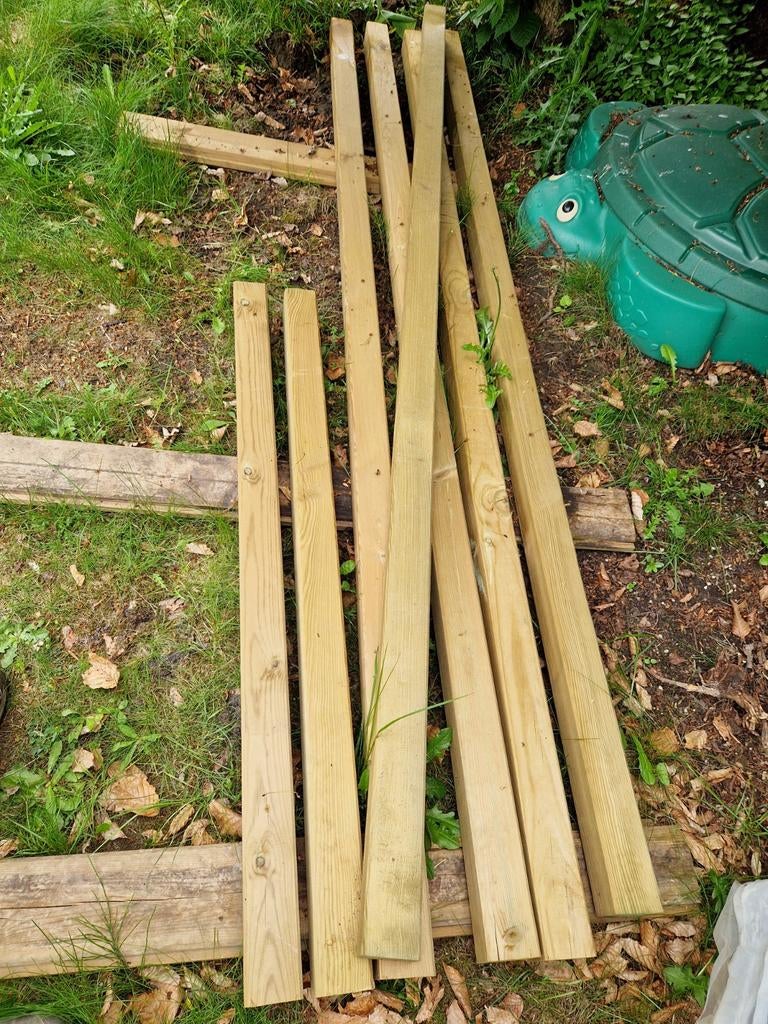 5 grenen tuinpalen, Ophalen