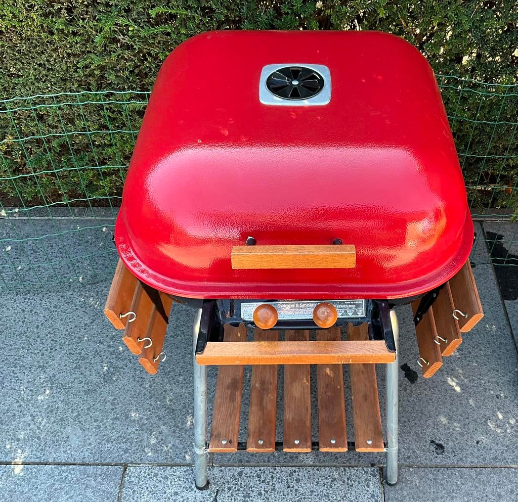 Meco smoker grill/bbq+accesoires en 10 kg briketten, Ophalen, Gebruikt