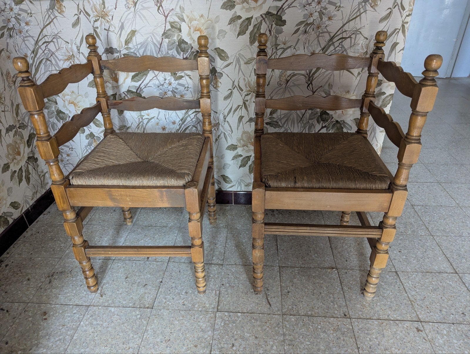 paire de chaise d'angle, Enlèvement, Bois, Deux