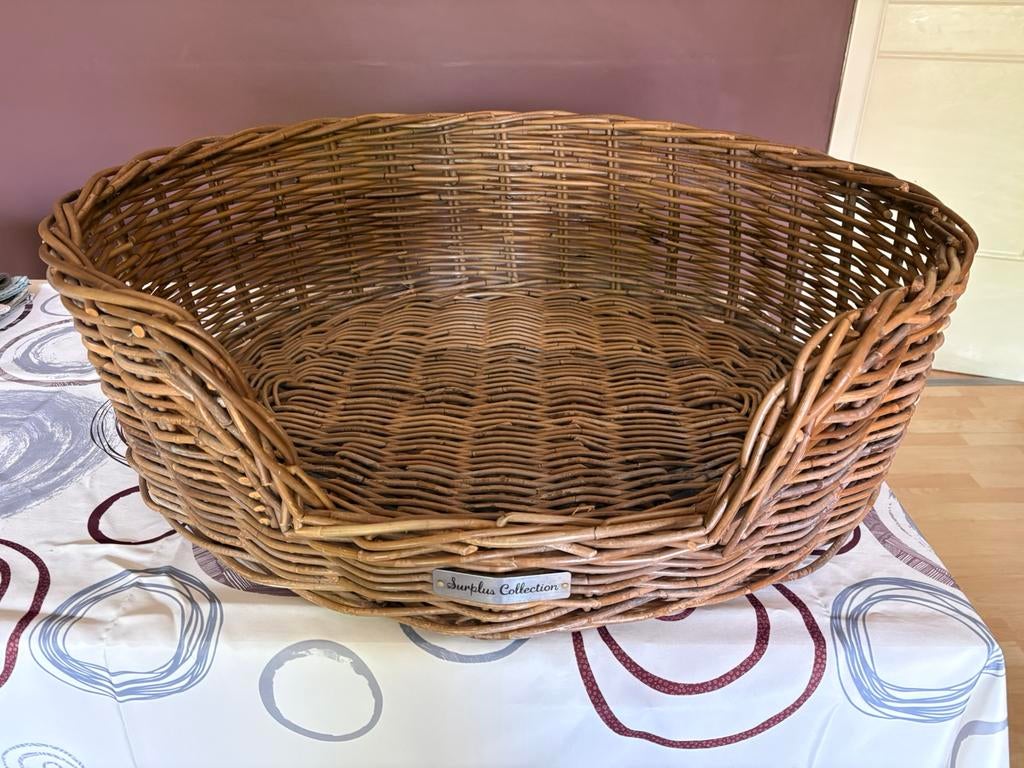 Grote rieten hondenmand, Dieren en Toebehoren, Ophalen, Zo goed als nieuw