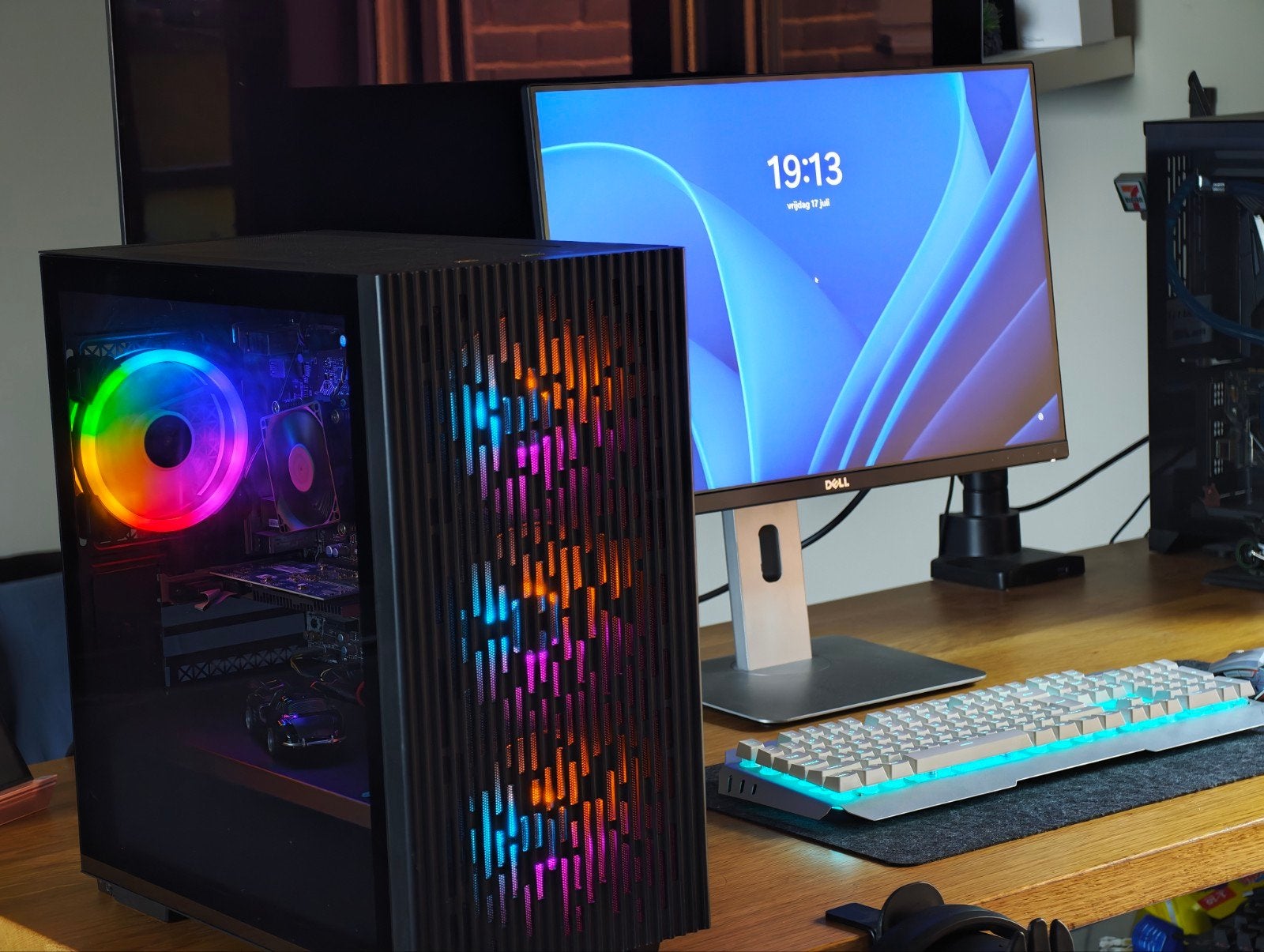 Game set Intel i5 Dell UltraSharp 16gb DDR4 ssd 1.1T headset, Computers en Software, Desktop Pc's, Zo goed als nieuw, 3 tot 4 Ghz