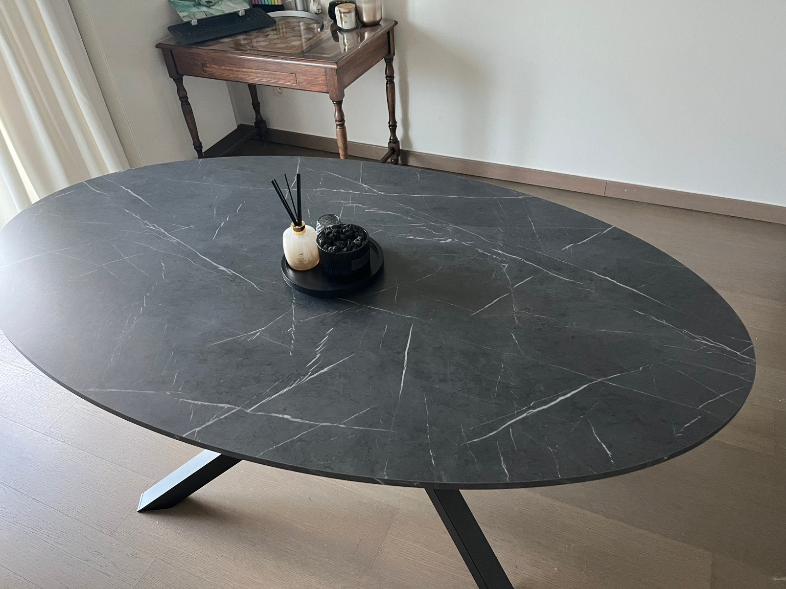 Marmeren ovale tafel - MARIEDAMM IKEA, Ophalen, Zo goed als nieuw