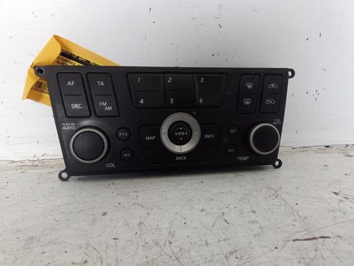 Panneau commande radio d'un Nissan Almera Tino, Autos : Pièces & Accessoires, Électronique & Câbles, -, -, 3 mois de garantie