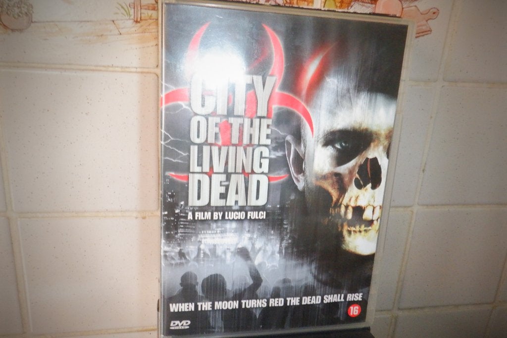 DVD City of The Living dead.(A film by Lucio Fulci), Vanaf 16 jaar, Ophalen of Verzenden, Zo goed als nieuw, Vampiers of Zombies