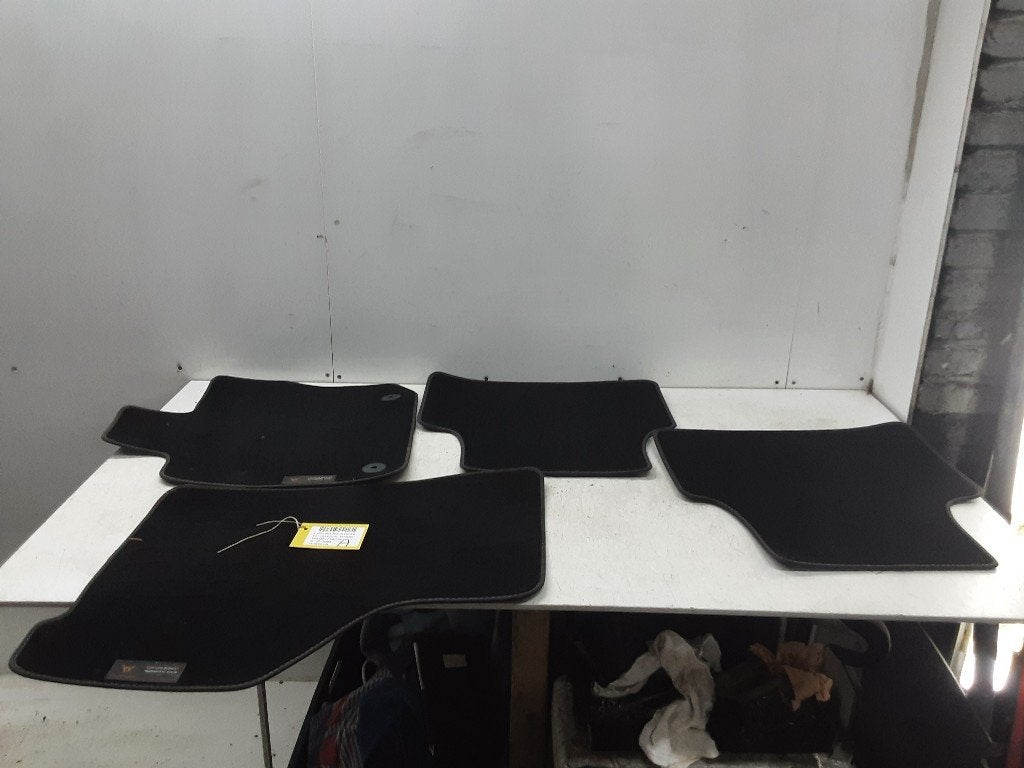 JEU DE TAPIS Seat Leon (KLB) (01-2019/-) (5FG863011AB), Seat Deutschland GmbH, Service@seat.de, Utilisé, Seat