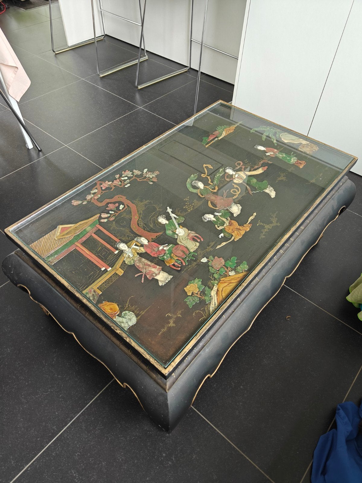 Salontafel, Ophalen