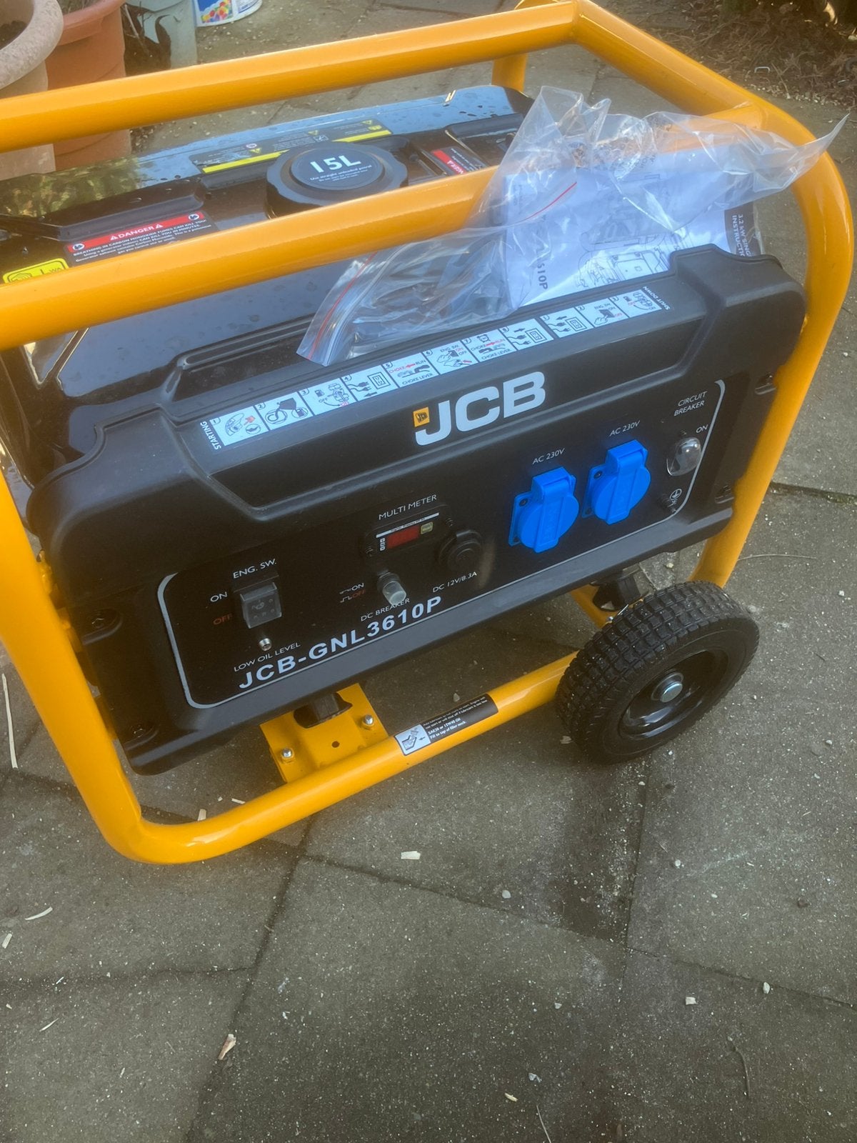 Stroomgenerator, Doe-het-zelf en Bouw, Ophalen, Nieuw, Minder dan 5 kVA, Benzine