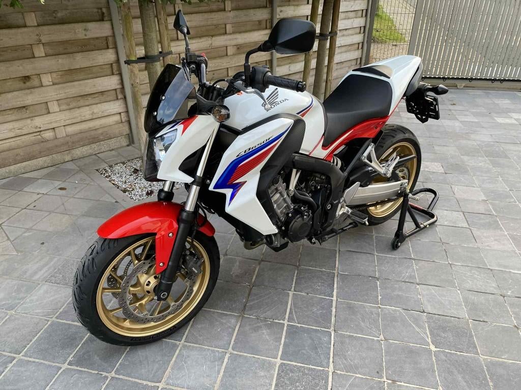 Honda cb 650f **HRC uitvoering** 8900km*** nieuwe staat ***, Motoren, Bedrijf, Meer dan 35 kW, ABS, Handgeschakeld