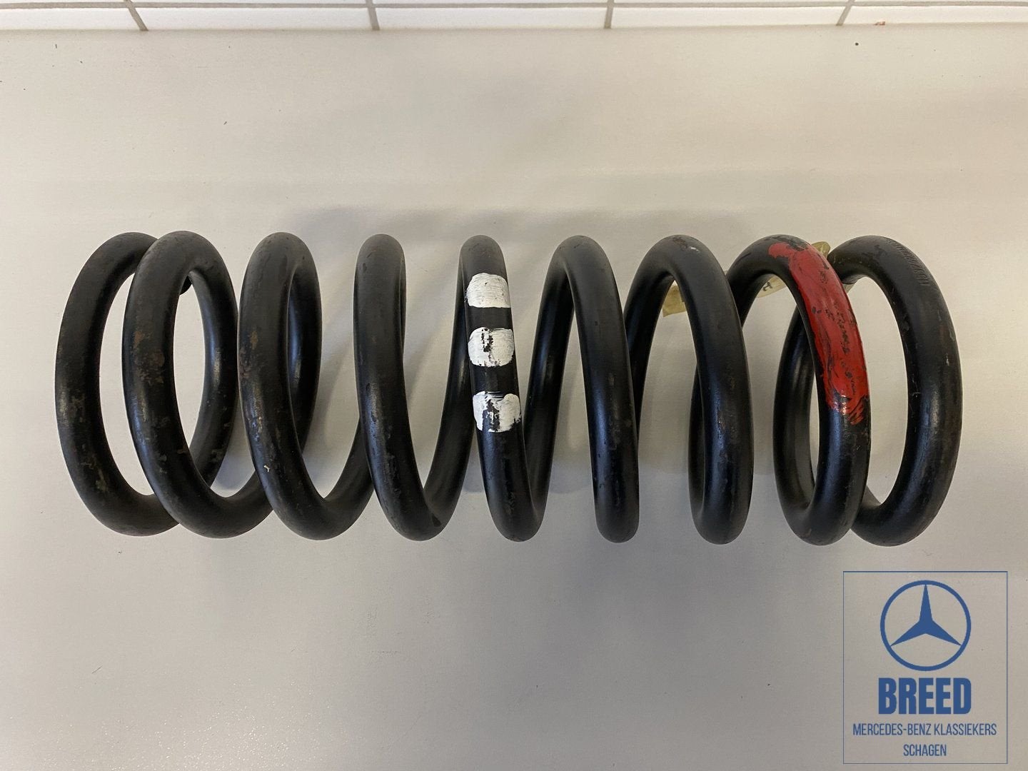 NOS spiraalveer achterzijde voor Mercedes-Benz W114 W115 /8, Neuf, -, -, Enlèvement ou Envoi