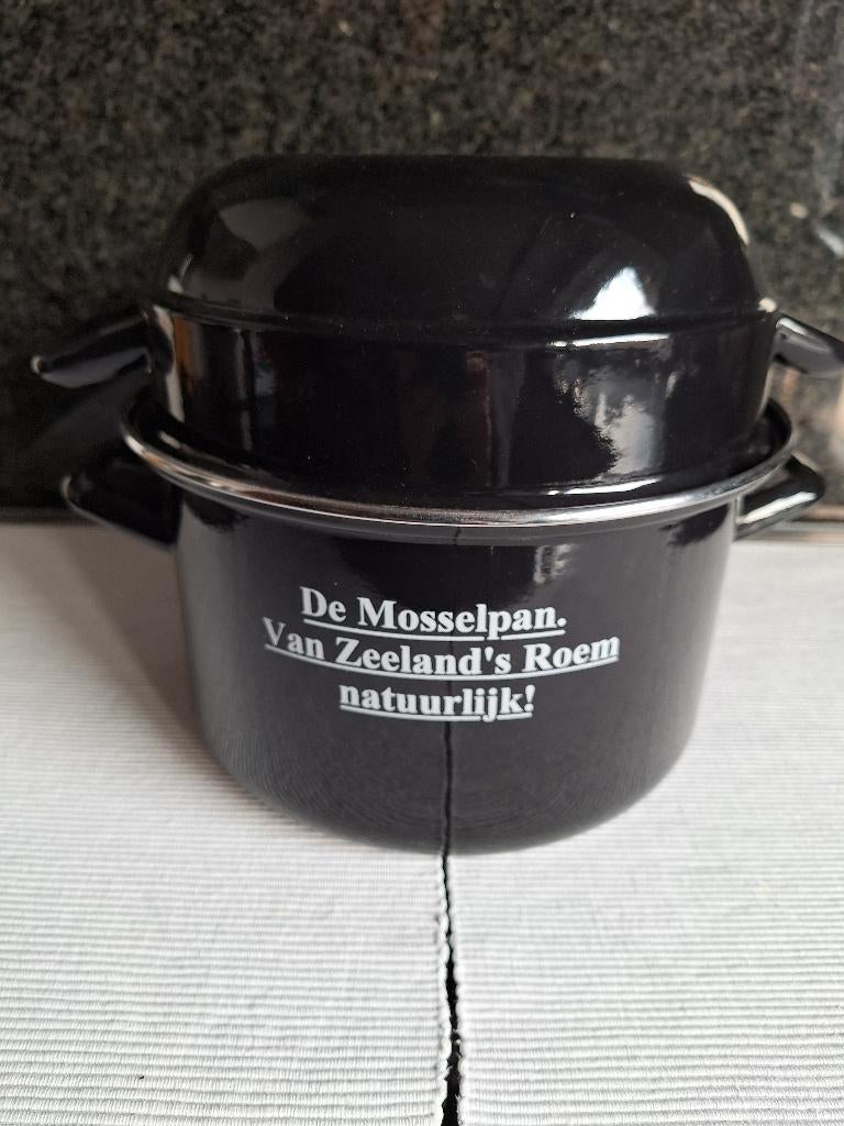 grote mosselpot, 2 kg, Huis en Inrichting, Ophalen, Zo goed als nieuw, Overige materialen, Kookpan of Snelkookpan