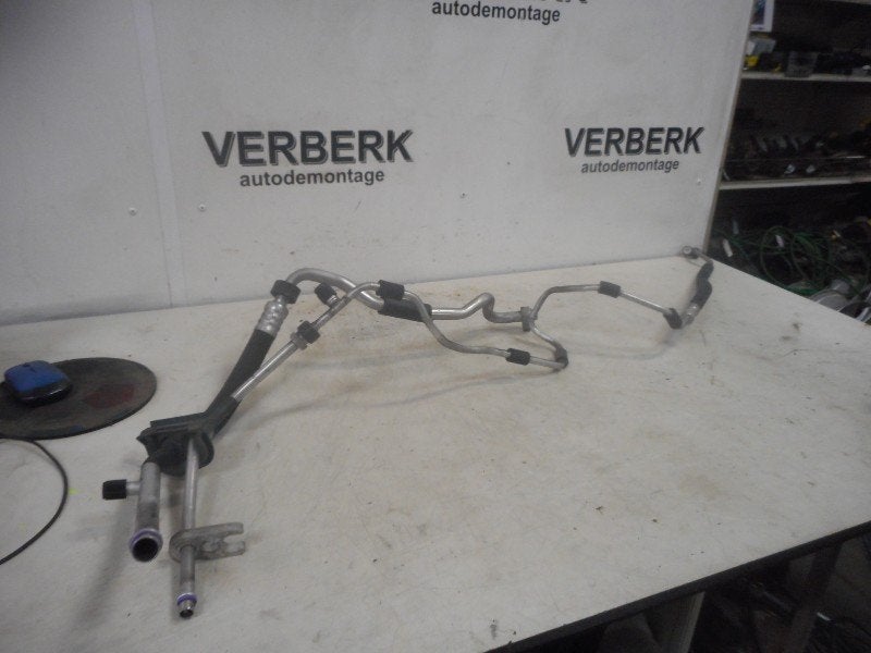 DURITE CLIMATISATION Audi A4 (B6) (01-2000/01-2005), Auto-Union-Straße  1,
85057  Ingolstadt, DE, Info@audi.de, Audi, Utilisé