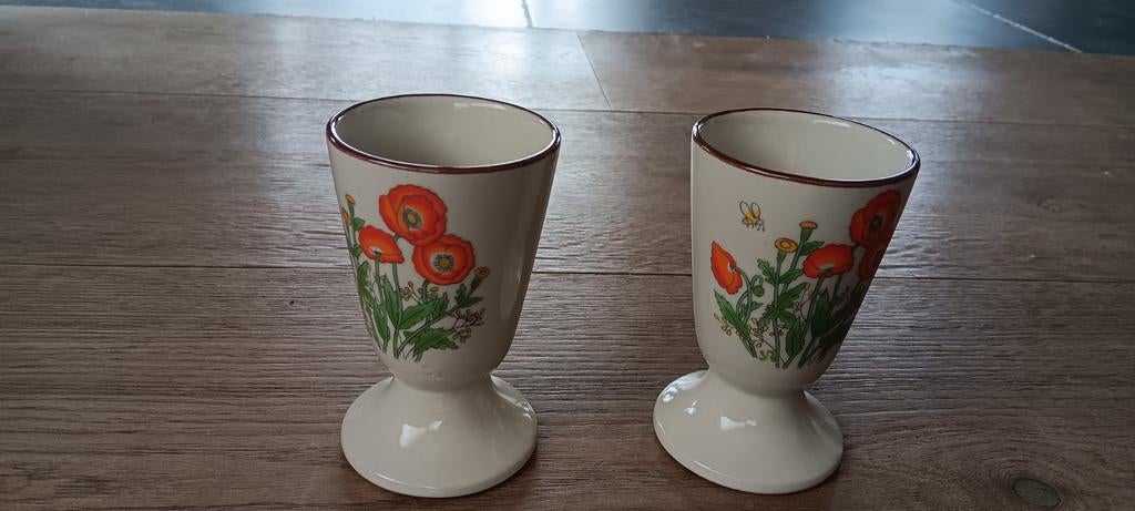 2 Vintage mazagran bekers uit jaren '70 met klaprozen en bij, Antiek en Kunst, Ophalen