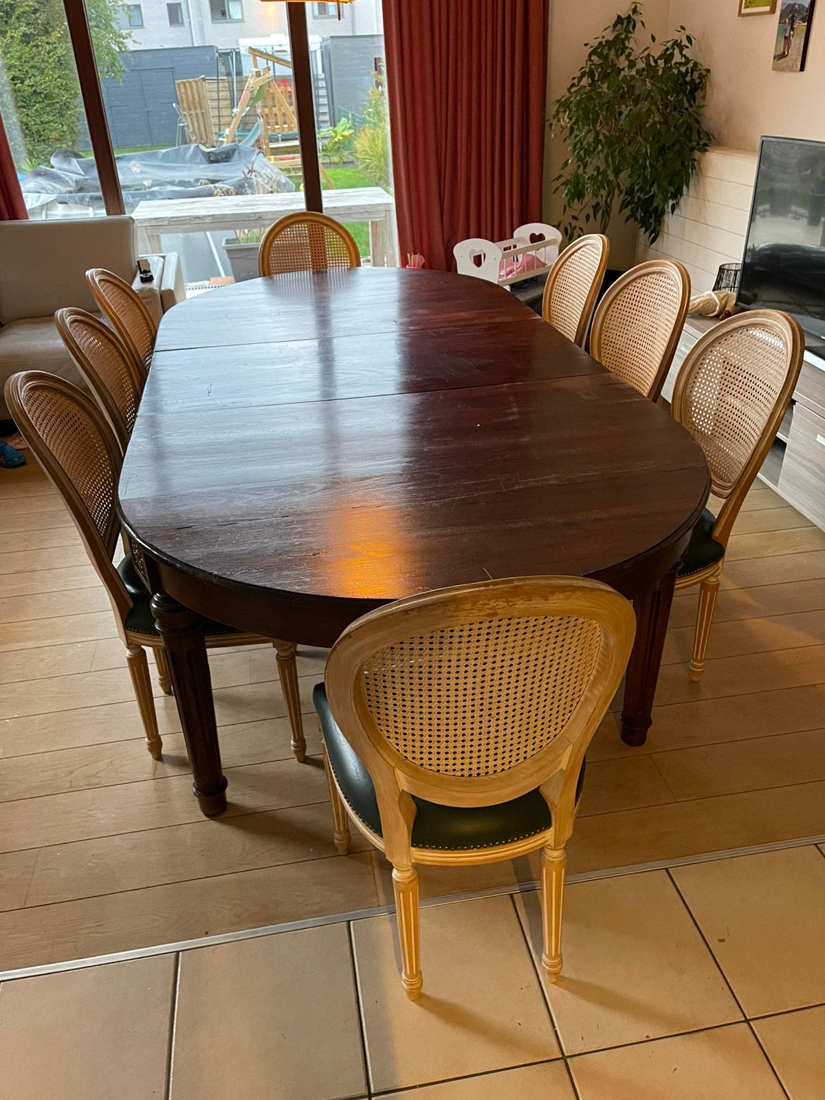 Houten antieke tafel en 8 stoelen, Ophalen, Zo goed als nieuw