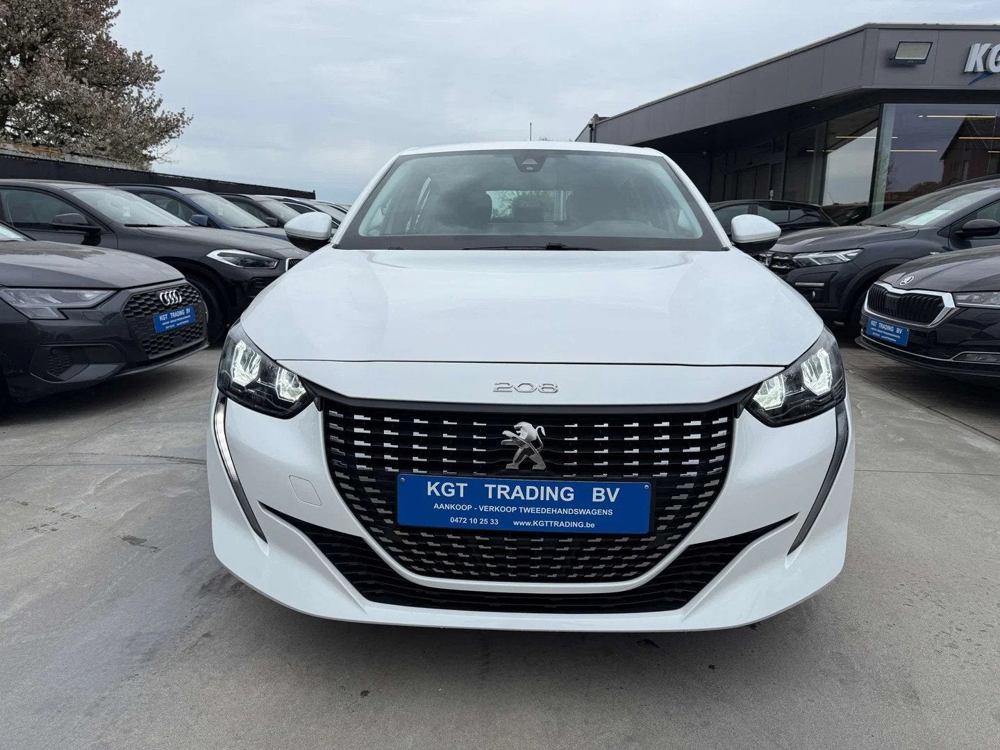 Peugeot 208 1.2i FULL LED CAMERA NAVIGATIE CARPLAY PDC AIRCO, Stof, 1199 cc, 1055 kg, Wit