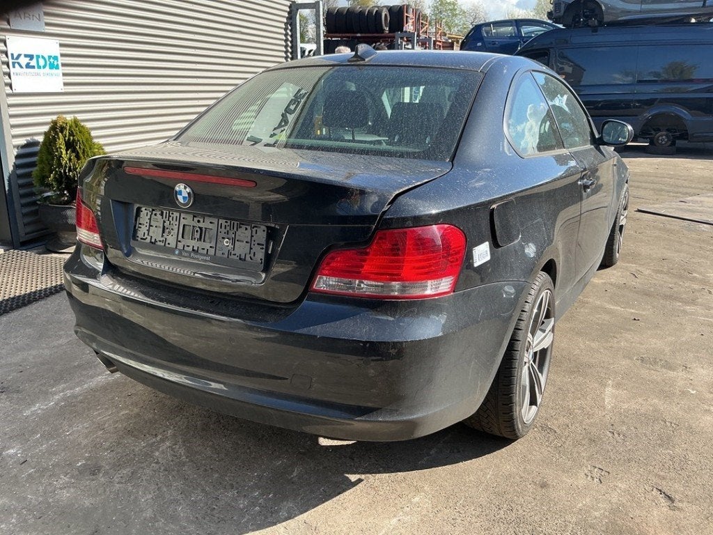 BRANDSTOFPOMP BMW 1 serie (E82) (|16117197076|), Gebruikt, BMW, Petuelring 130
80809  München, DE, Bayerische Motoren Werke AG
