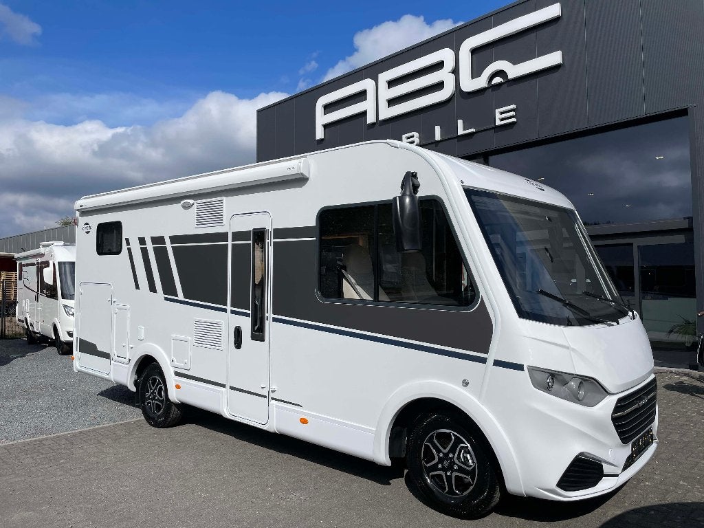 Carado I338 Pro+, Caravans en Kamperen, Mobilhomes, Koelkast, Standaard zit, Ringverwarming, Fiat