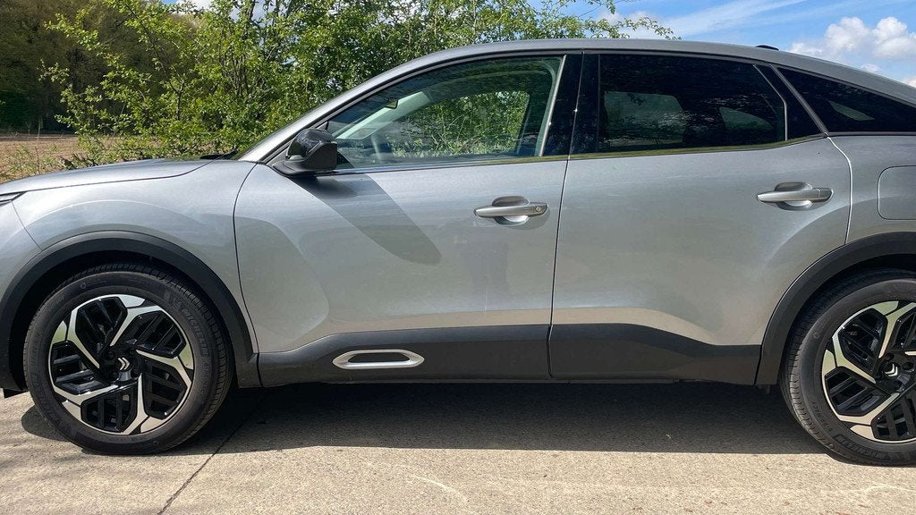 Citroën C4 C4 1.2 MHEV Hybride Max e-DCS6 Neuve garantie po, Gebruikt, Zwart, https://public.car-pass.be/vhr/fd3866e0-74dc-457f-b533-fdcdec33fcc5