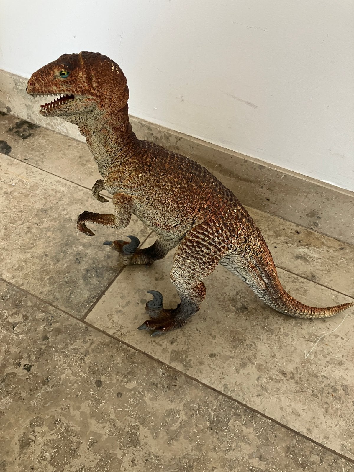 Dinosaurus, Ophalen, Zo goed als nieuw