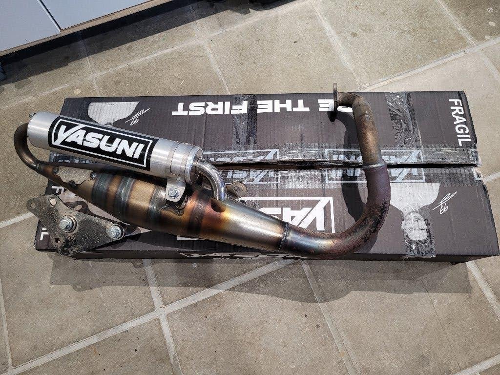 Pot d'échappement Yasuni Z (Peugeot TKR), Fietsen en Brommers, Brommers | Tuning en Styling, Ophalen, Gebruikt