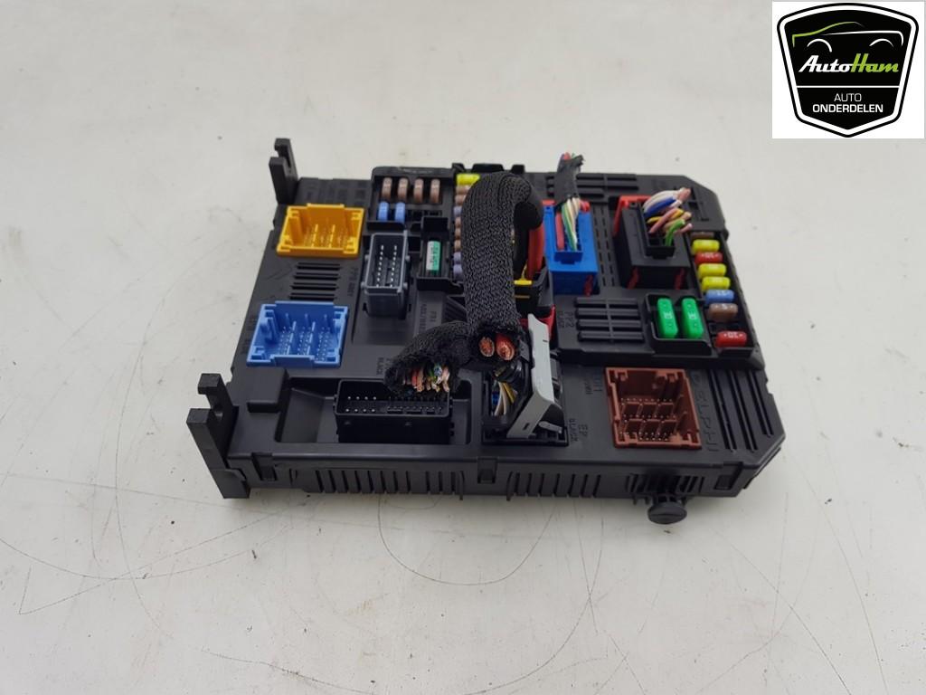 ZEKERINGKAST Opel Corsa F (UB / UH / UP) (01-2019/-), Gebruikt, Opel