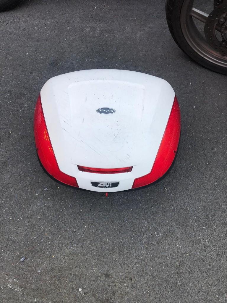 topkoffer GIVI Simply, Ophalen, Gebruikt