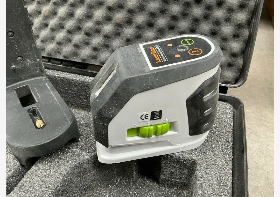 laserliner mastercross 2gp met statief, Doe-het-zelf en Bouw, Ophalen, Zo goed als nieuw