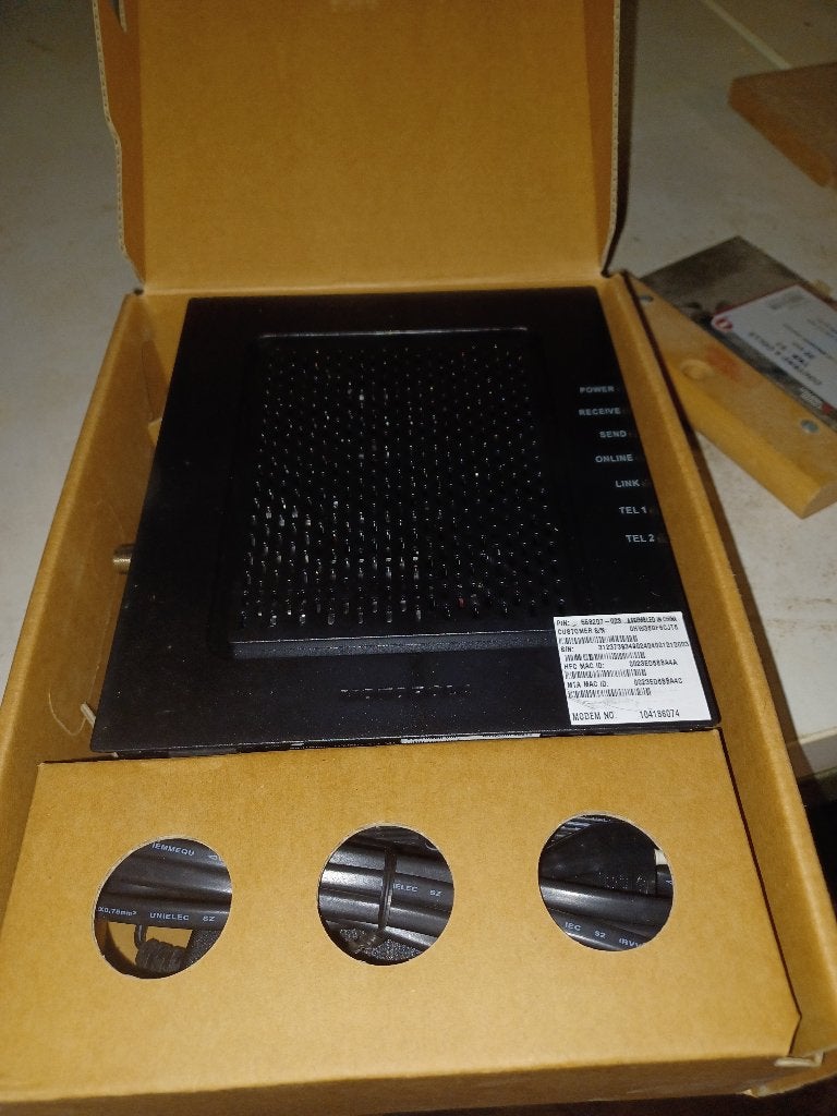 Motorola surfboard digital voice modem, Computers en Software, Routers en Modems, Ophalen