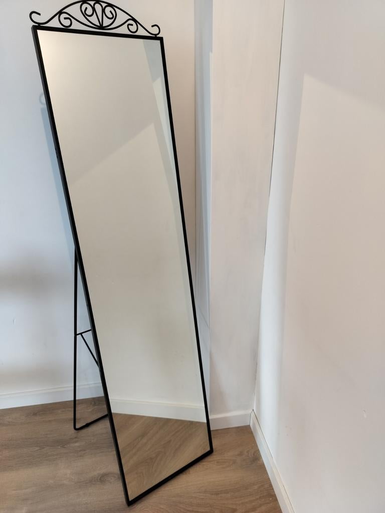 Miroir sur pied IKEA Karmsund, Enlèvement