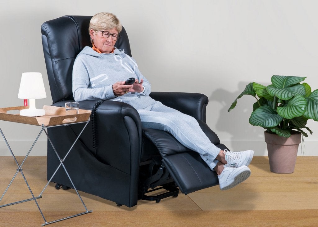 Elektrische relaxzetel met liftfunctie, Huis en Inrichting, Zetels | Zetels, Ophalen, Gebruikt