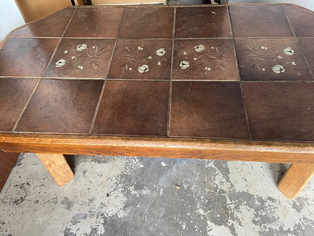 Table basse, Enlèvement, Utilisé